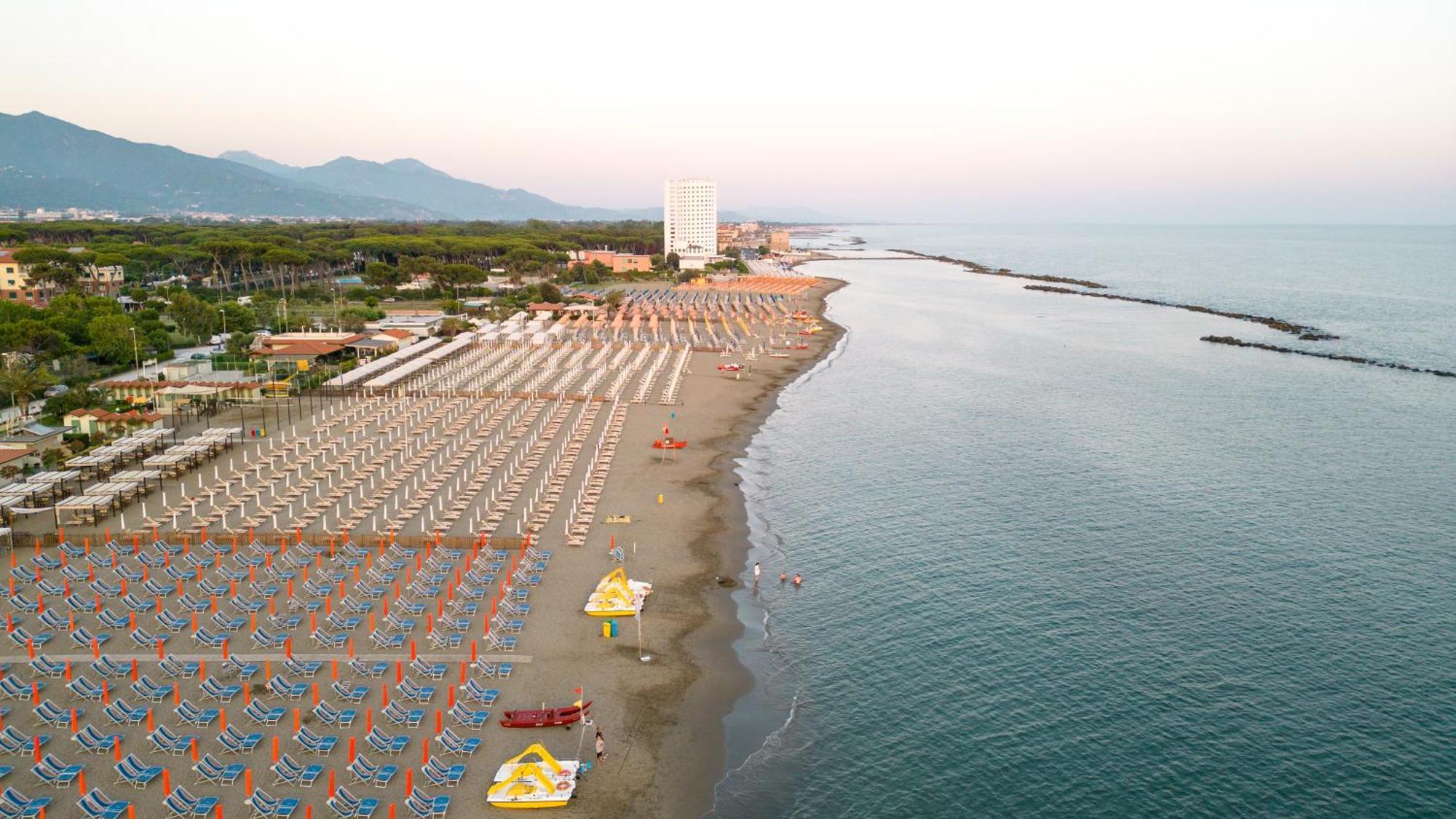 Camping Apuano มารีนา ดิ มาซซา ภายนอก รูปภาพ